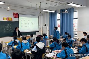 记者：穆斯卡特的食物适应力很强，从根宝基地打包饭菜给太太品尝